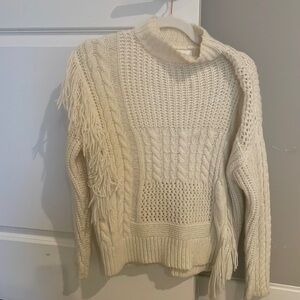 Line & dot white fringe sweater